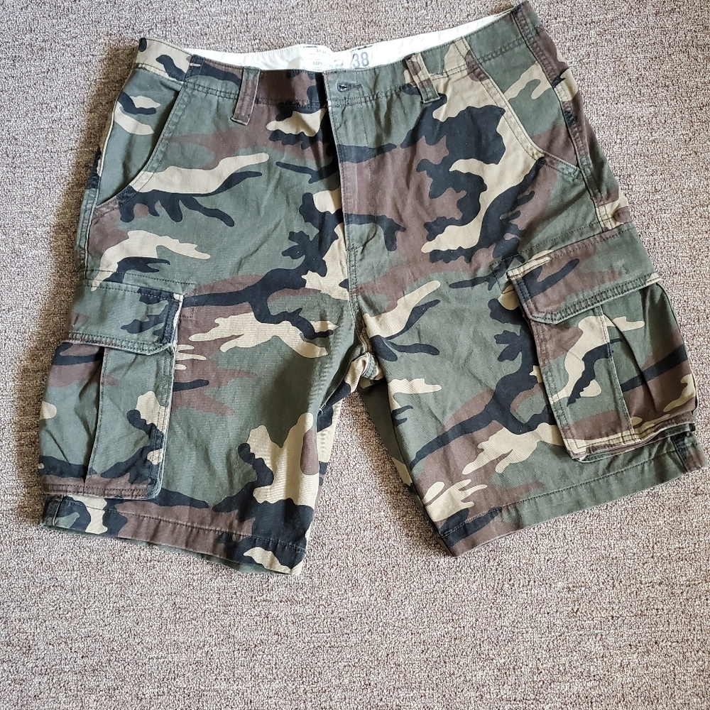 Camouflage cargo shorts